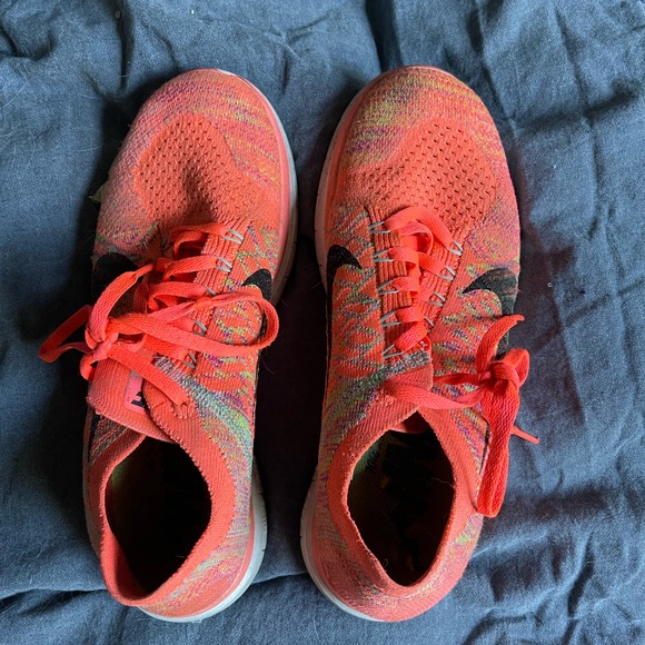 Coral running Nikes - Picture 2 of 6